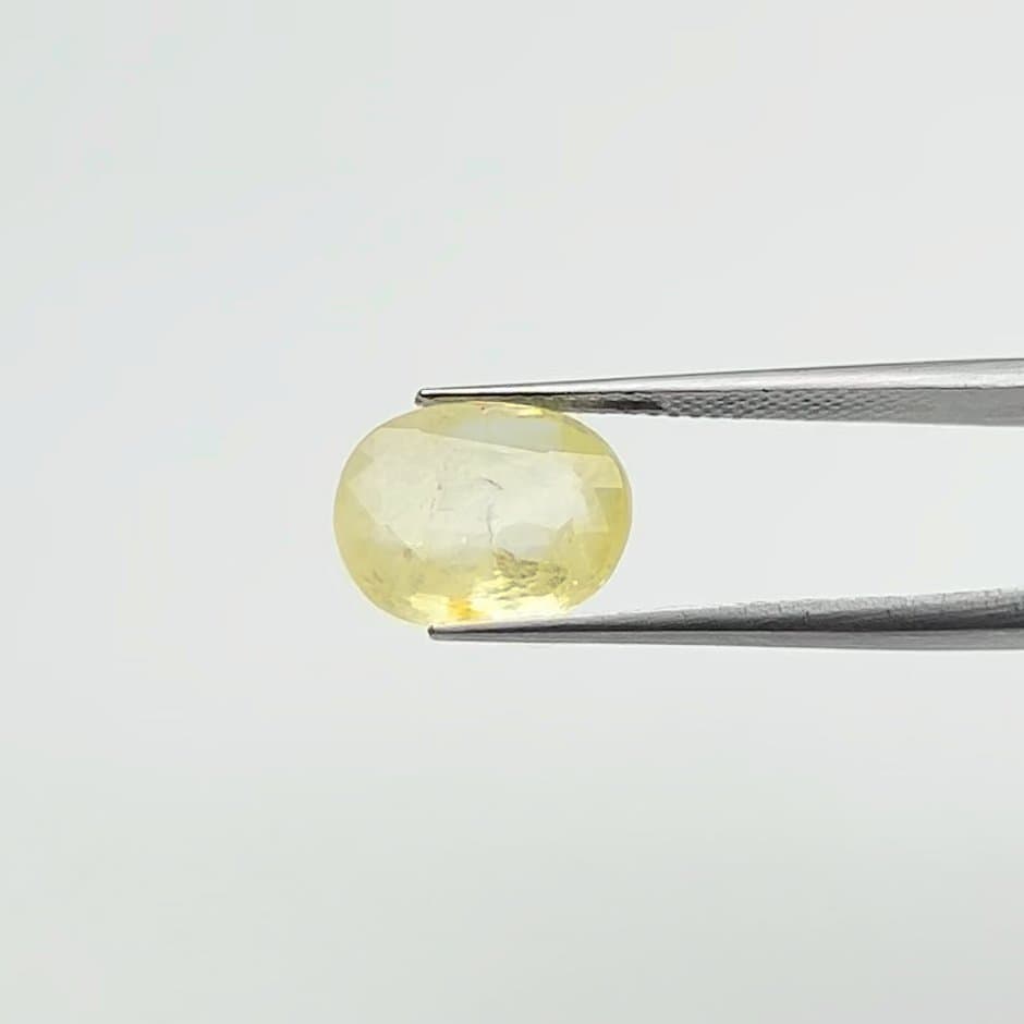 Yellow Sapphire | 6.00 Ratti