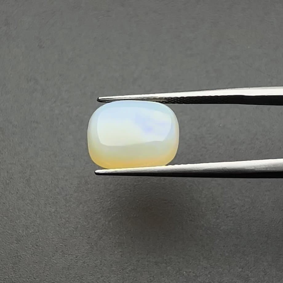Fire opal I 6.25-Ratti