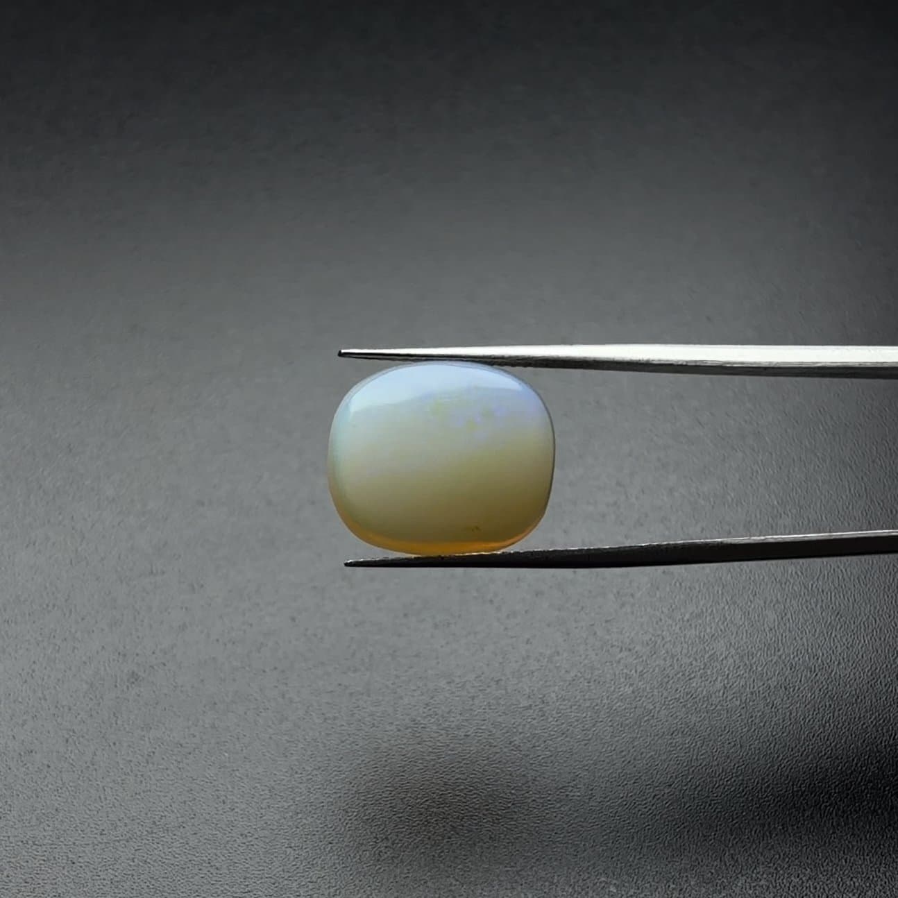 Fire opal I 10.25-Ratti