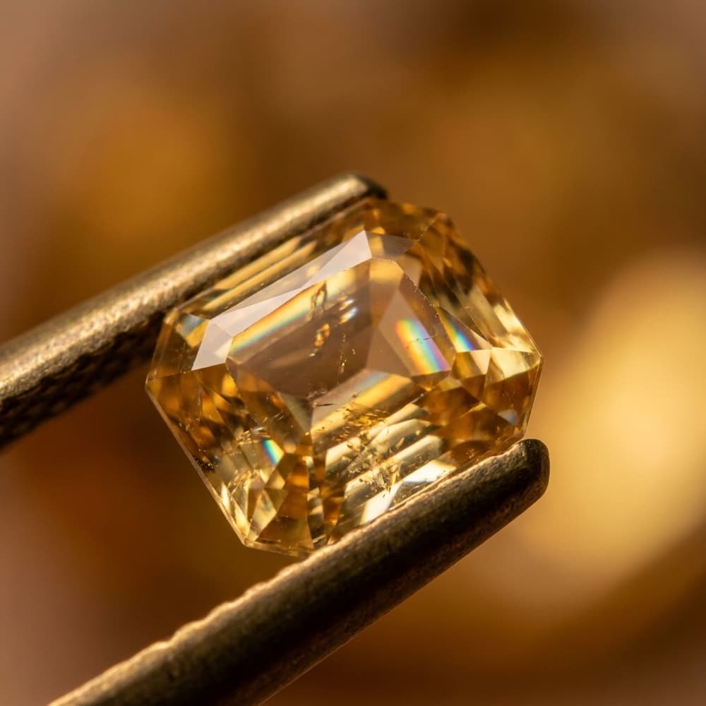 Yellow Sapphire (Pukhraj) Loose Gemstone — additional view
