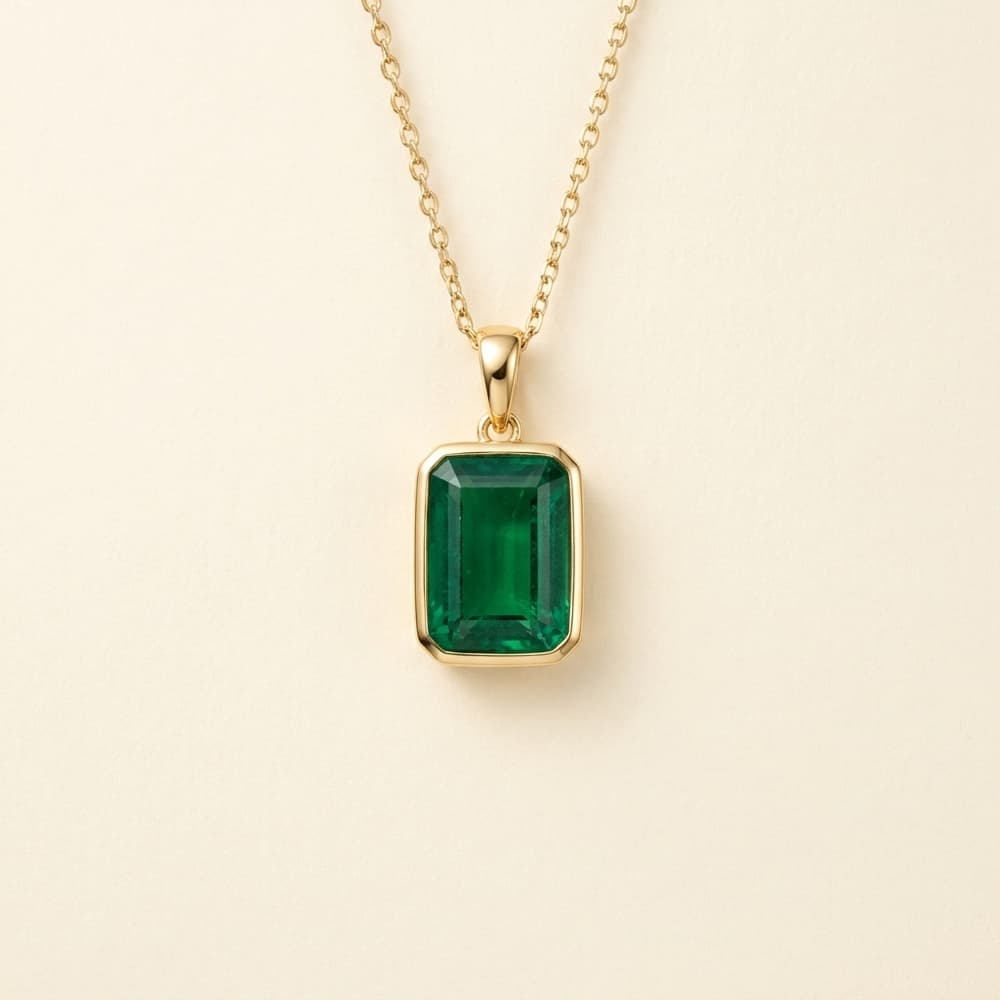 Emerald Pendant in Panchdhatu Setting